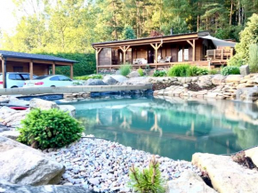 Log cabin at Iron Rose in Czech Canada